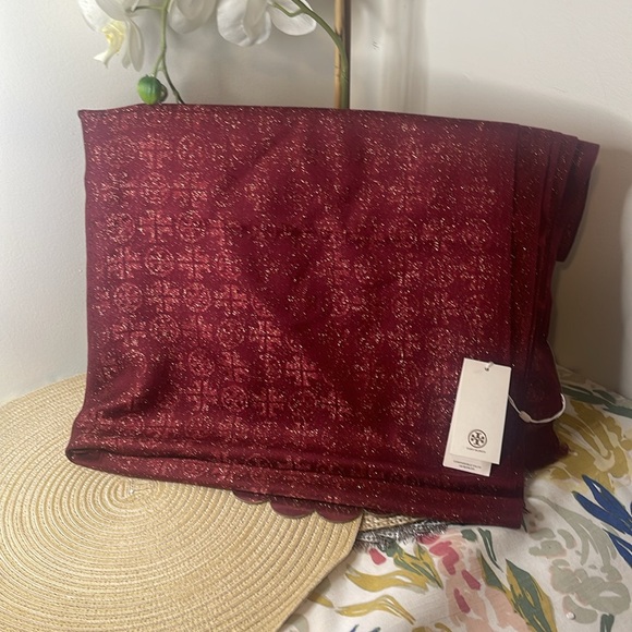 BNWT: Tory Burch scarf metallic burgundy. - Picture 7 of 14